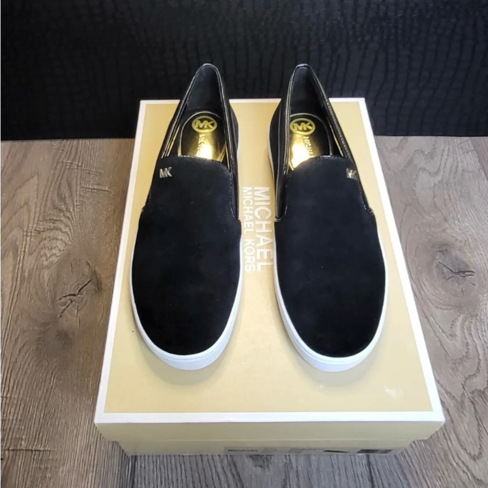 Michael Kors Keaton Slip On Women’s Sneaker Black Suede Size 9M.